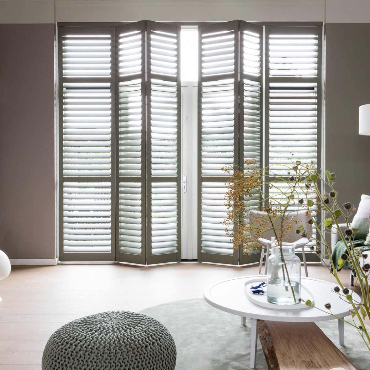 Groene shutters JASNO woontrend natuur woonkamer Zwolle