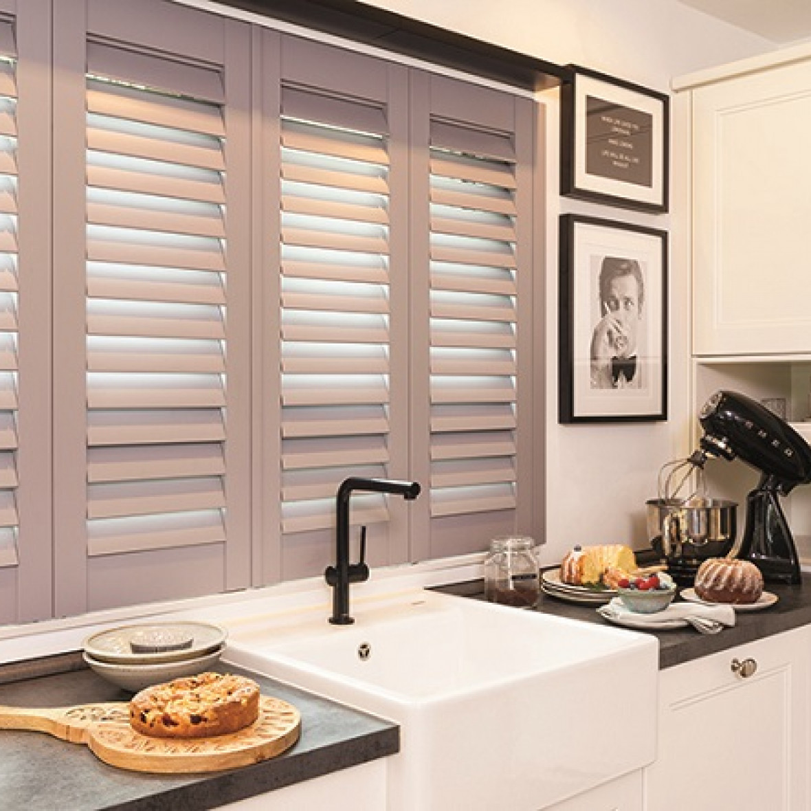 Shutters in de keuken, grijs